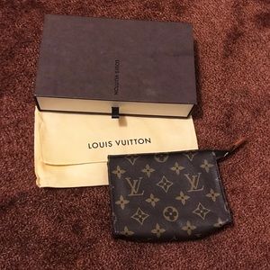 Louis Vuitton Toiletry 15